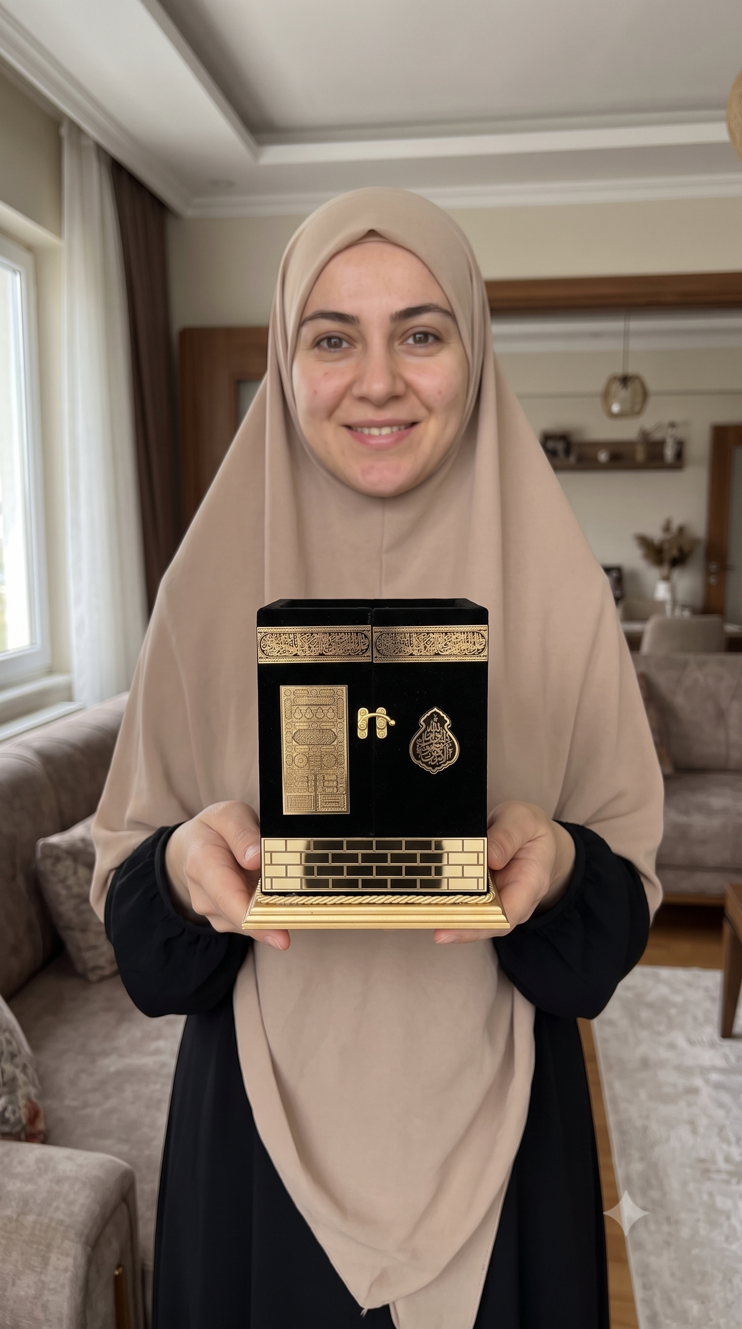 Açılır Kapaklı Kabe Kutulu Kur'an-ı Kerim – Altın İşlemeli Kadife Hediye Seti